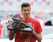 包含Doinb焦点对战，莱万多夫斯基与40激战中国队分钟，重返赛场胜负难料！的词条